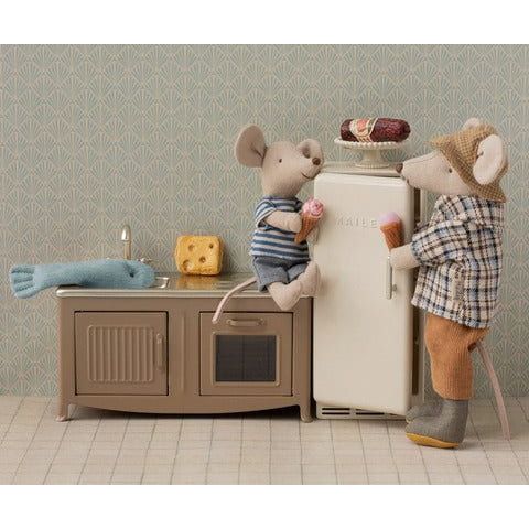 Maileg Metal Fridge, Mouse - Off white Mouse House furniture Maileg