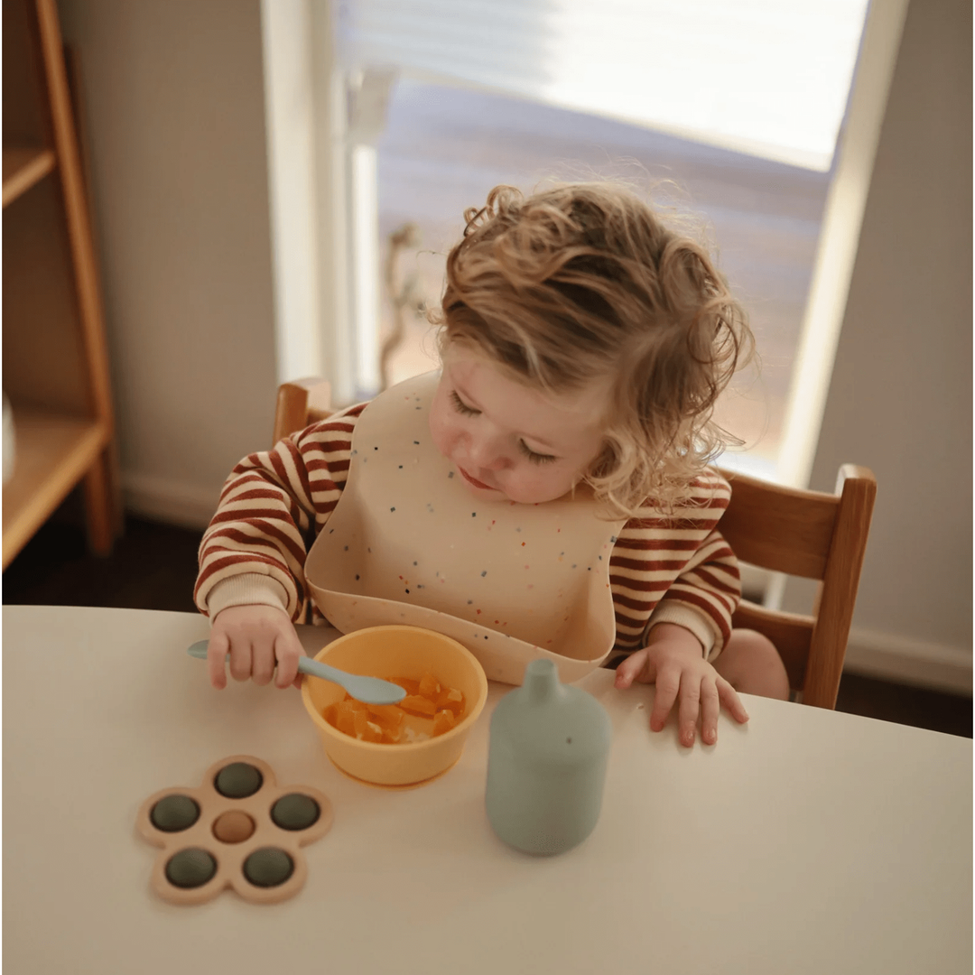 Mushie Flower Press Toy- Dried Thyme/Natural/Shifting Sand Baby Toys Mushie