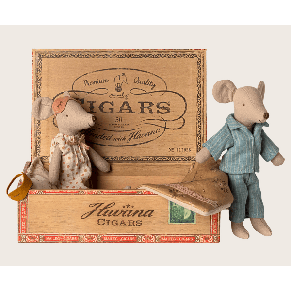Maileg Mum &amp; Dad In Cigar Box-2026 Mice Maileg